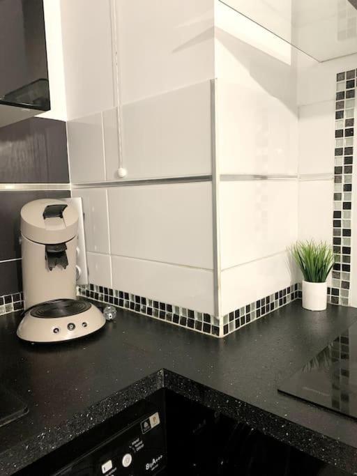 Grand F3 A 30Mn De Paris - Terrasse + Parking Prive Leilighet Saint-Ouen-l'Aumone Eksteriør bilde