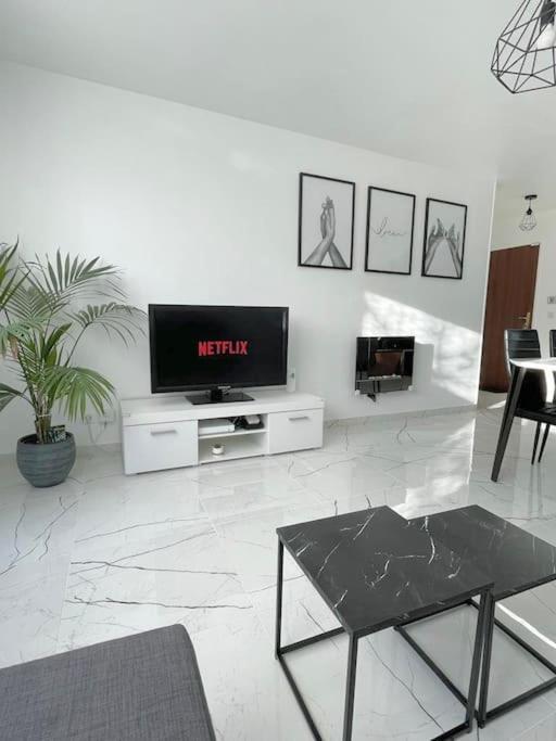 Grand F3 A 30Mn De Paris - Terrasse + Parking Prive Leilighet Saint-Ouen-l'Aumone Eksteriør bilde